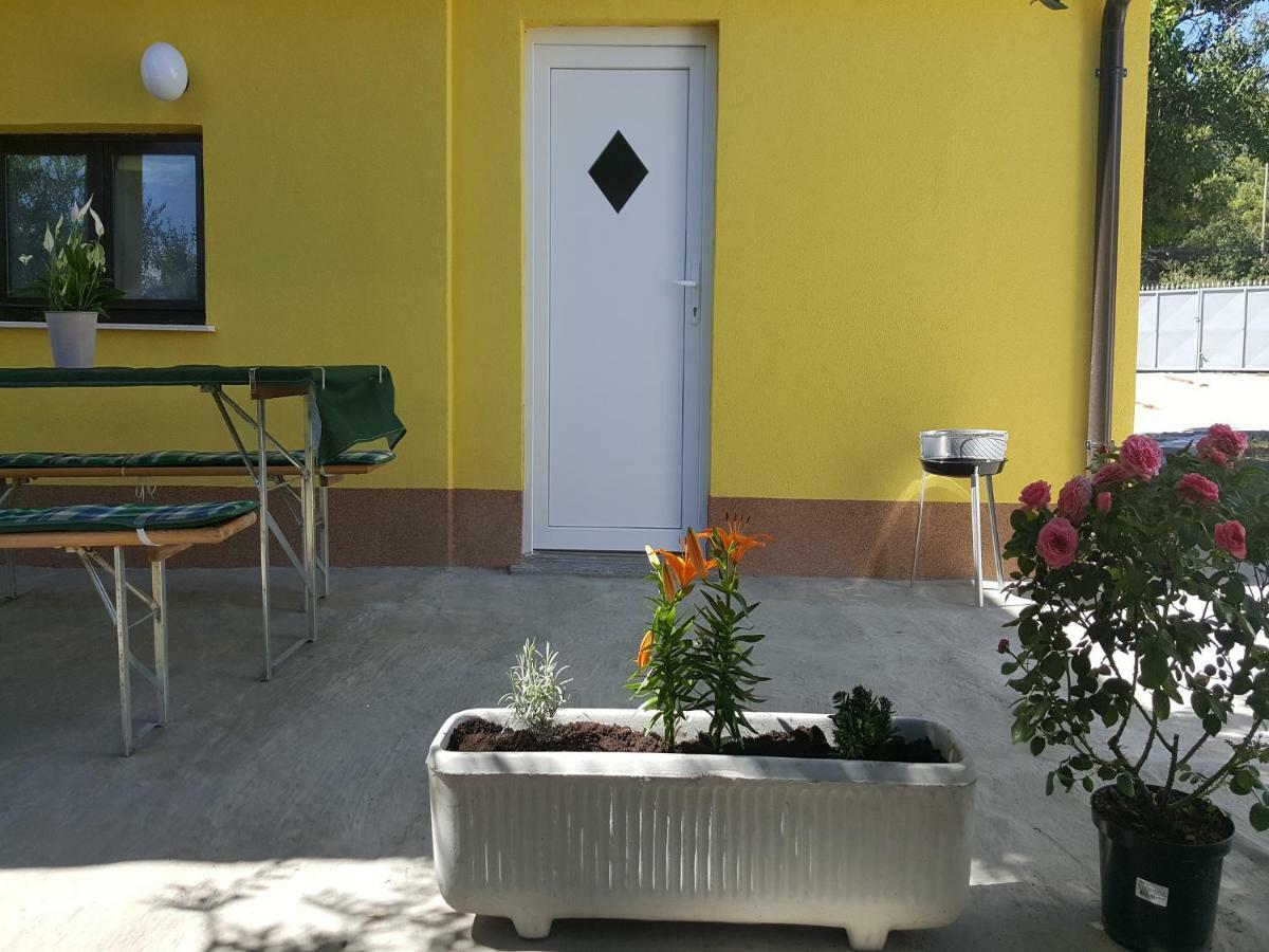 Apartment Silvija Ližnjan Exterior foto