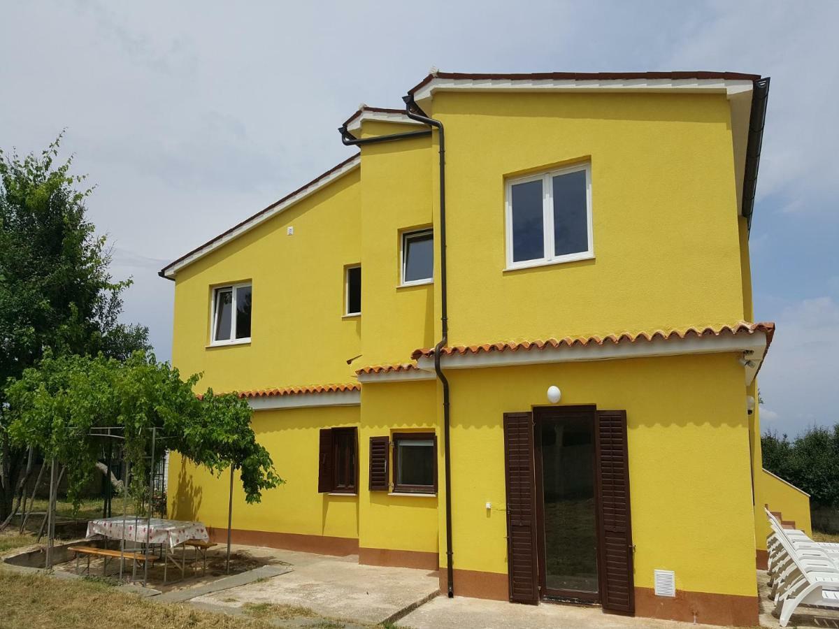 Apartment Silvija Ližnjan Exterior foto