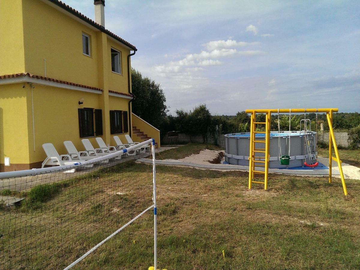 Apartment Silvija Ližnjan Exterior foto
